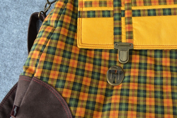 Tasche Vintage-Charme Klassisch Karo Verschluss